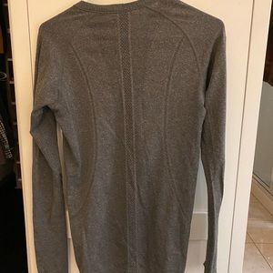 Lulu Lemon fitted long sleeve shirt